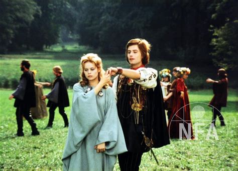 Podle janžurové je na vině to, že zatímco ona je introvertka, bohdalová je. Malá mořská víla (1976) - Filmový přehled
