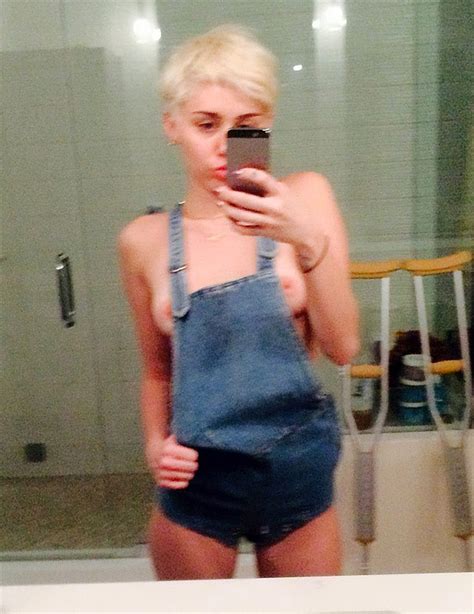 Miley Cirus Naked Picture From Phone