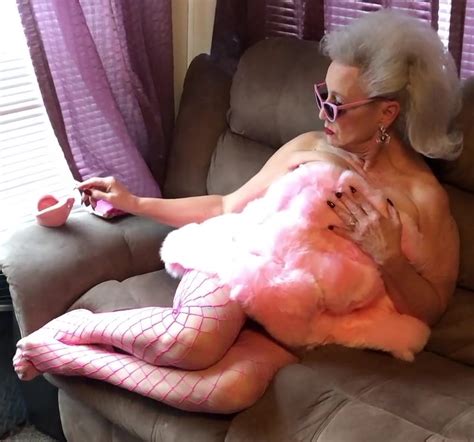 Granny Pics Slut Photo Smoking Porn Videos Newest Naked Woman BPornVideos