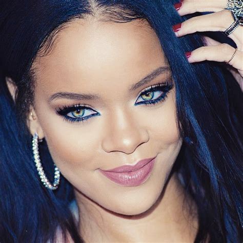 Music video by rihanna performing diamonds. Pin by Cocoa 26 on Queen | Rihanna riri, Rihanna, Beauty