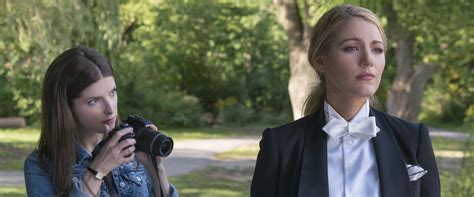 Adapted from the novel of the same name, a simple favor follows a small town mommy blogger who discovers that her best friend has vanished. A Simple Favor movie review & film summary (2018) | Roger ...