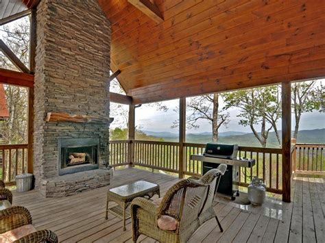 luxury above the clouds in blue ridge north ga cabin rental blue ridge cabin rentals north