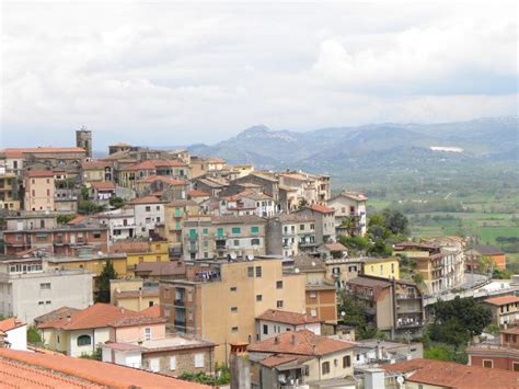Nelle immediate vicinanze della mm sesto marelli, in stabile in fase di ristrutturazione delle parti comuni, proponiamo in vendita monolocale di 46,68 mq, posto al quarto. San Giovanni Incarico - AIRONEINFORMA