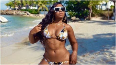 ‘youre Amazing Body Blazin” Ashanti Shows Off Her Sexy Abs In Beach Photo Laptrinhx News