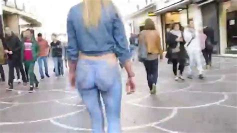 Elle Se Balade Cul Nu Dans La Rue [ Hd ] Youtube