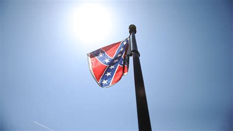 B Confederate Battle Flag What It Is And What It Isnt Cnn