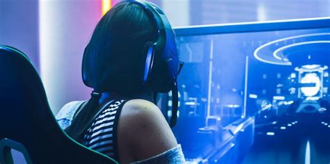 Survey Finds 59 Of Women Hide Gender While Gaming To Avoid Harassment