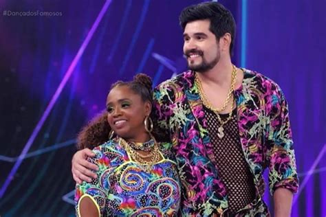 Daiane dos Santos choca a web com coreografia de funk ousada na TV Metrópoles