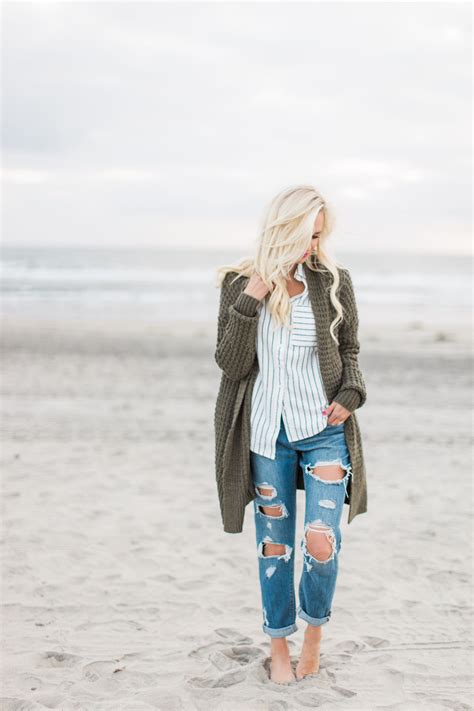 Winter Beach Style In Southern California Fall Beach Outfits Cold