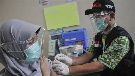 Vaksin Masyarakat Indonesia Akan Menerima Imunisasi Covid Gratis