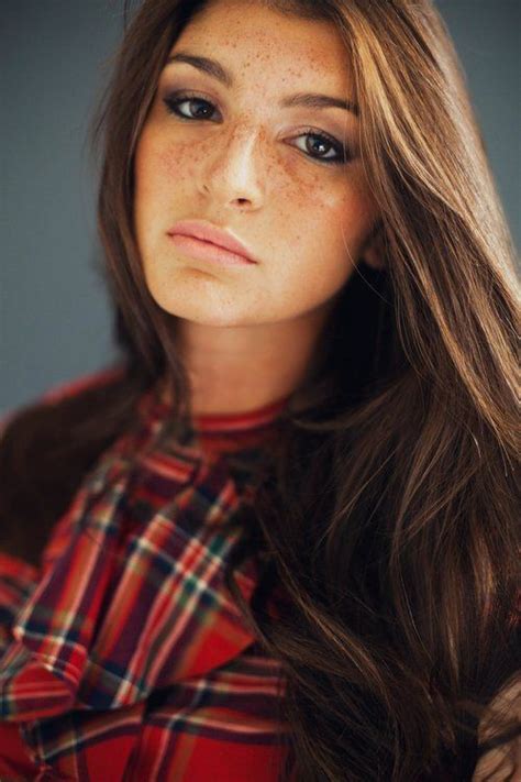 Freckled Girls 2 Brown Hair And Freckles Freckles Girl Pretty People Beautiful People