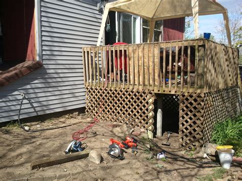 How to install a lattice under deck. How To Install Plastic Lattice Around A Deck : Free ...