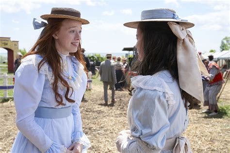 Ich hätte gern noch ein, zwei staffeln mehr gesehen von den geschichten aus green gables, aber so ist die serie nun komplett und nahezu perfekt so wie sie. Anne with an E season 3 is coming to Netflix tonight