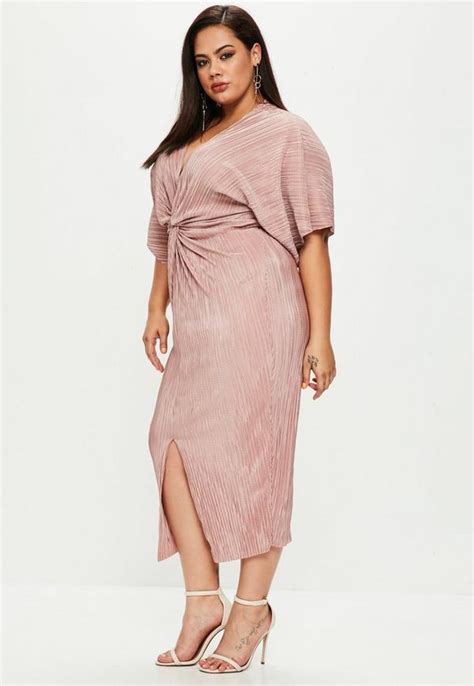 Buy beautiful party attire from luxury brands at affordable, outlet prices at the outnet. 60 Best Plus Size Fall Wedding Guest Dresses 2021 - Plus ...