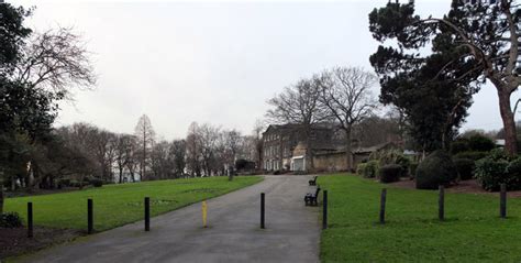 Crow Nest Park Dewsbury © Habiloid Cc By Sa20 Geograph Britain