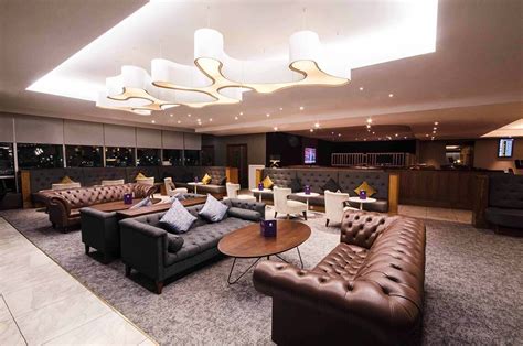 How to get free airport lounge access | Simple tricks for travelling in style