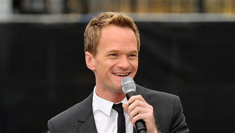 neil patrick harris is hasty pudding man of the year