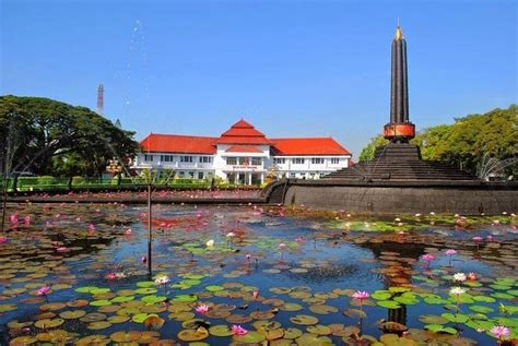 Monumen Tugu Kota Malang Diresmikan Bung Karno