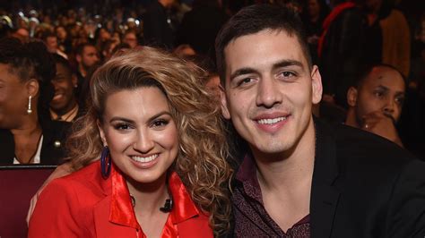 Is Tori Kelly Married All About Her Husband Andre Murillo