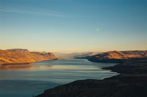 Free for commercial use no attribution required high quality images. Kamloops Lake, BC 2048 x 1365 : EarthPorn