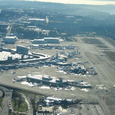 It is a primary commercial airport that serves the seattle metropolitan area of washington. Cheap Hotels Near the Seattle Airport | USA Today