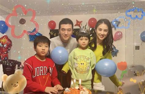 Yang Zi Abandoned Huang Shengyi And Spent The Spring Festival With His Ex Wife And Daughter Inews