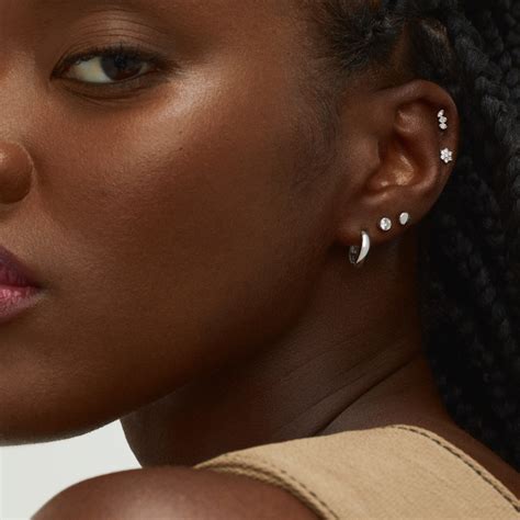 Discover How To Wear Cartilage Piercings A Row Of Pearl Ear Clips