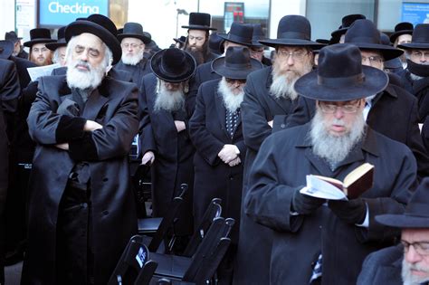 Jewish Funeral Traditions Important Things You Need To Know