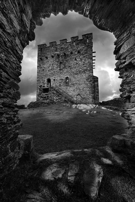 Dolwyddelan Remains A Lot Of Dolwyddelan Castle Has Gone B Flickr