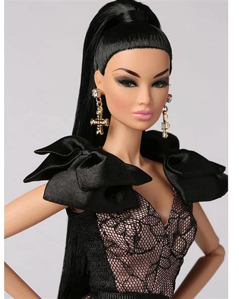 Barbie Und Ken Im A Barbie Girl Fashion Royalty Dolls Fashion Dolls Hispanic Hair Manequin