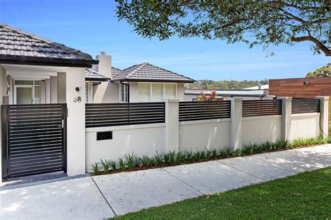 Boundary Estatewall With Black Aluminium Slats A Great Contrasting