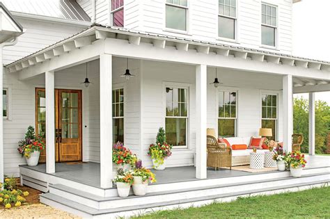 Before And After Porch Makeovers That You Need To See To Believe Modern Farmhouse Porch Porch