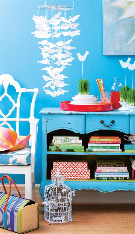 The pattern on the accessories should match your home. Decorate your home with DIY bird-themed accessories and ...
