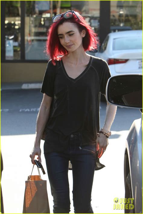 Photo Lily Collins Debuts New Bright Red Hair 13 Photo 3688208