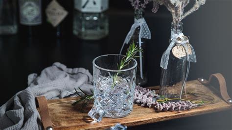 Gin selber machen Mit diesem Rezept machst du Gin ganz nach deinen