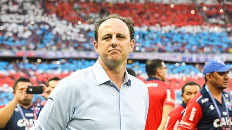 O técnico rogério ceni foi um dos alvos principais das piadas após a eliminação precoce do rubro negro nas oitavas de final da competição. Flamengo inicia contato com Rogério Ceni, técnico do ...