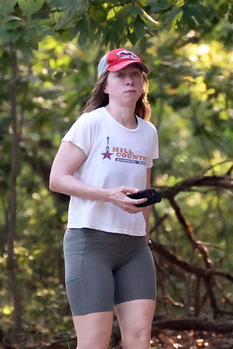 Chelsea Clinton Goes For A Jog In The Hamptons