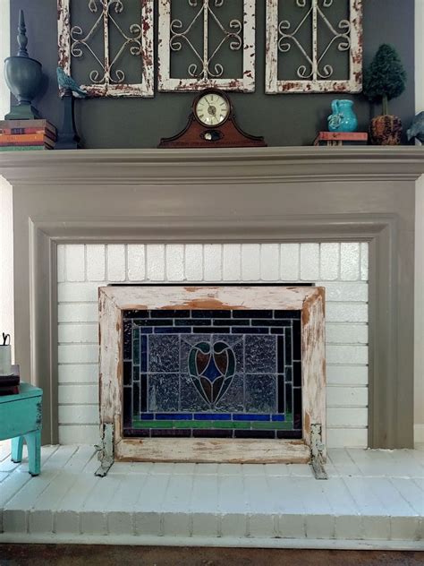 Retrofitting this safety feature to an existing fireplace isn't difficult. 20 Ideas to DIY Your Own Fireplace Screen