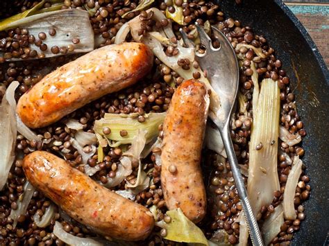 Le brocoli est une création des romains, développée à partir des plus beaux spécimens de chou sauvage, qui n'est en fait que l'étape intermédiaire ⋙ le maïs, de l'or en grains facile à cuisiner. saucisses aux lentilles au monsieur cuisine : Recette de ...