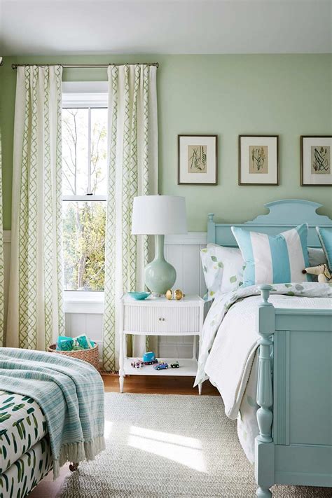 30 Light Green Bedroom Ideas