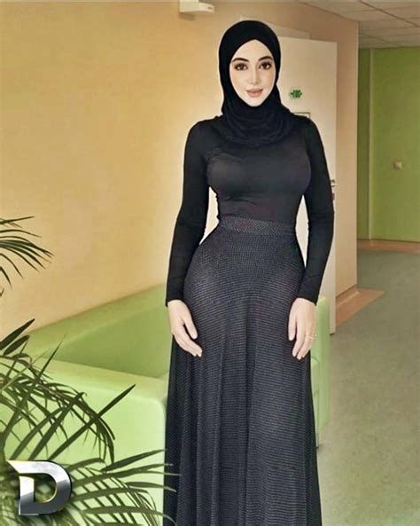 Beautiful Muslim Women Beautiful Hijab Hot Dresses Tight Arabian