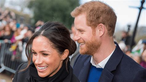 They spent last holiday season on vancouver island in canada. Meghan Markle & Prince Harry Reveal Christmas Card With ...