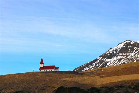Le Village De Vik En Islande Ce Qu Il Faut Absolument Voir Campervan Iceland Rent Campers