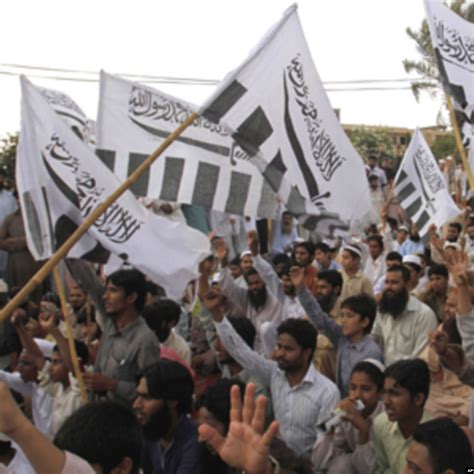 تظاهرات مردم در پاکستان بعد از نماز جنازۀ رهبر القاعده