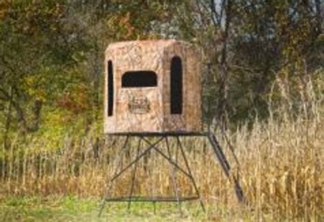 The soft side 360 blind can be used on its own or elevated on the deluxe 5′ tower or the deluxe 10′ tower for the best combination for your hunt! ATA 2016: Spacious Blind Allows Easy Movement for Hunters