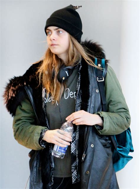 Cara Delevingne Looking Tired At Pearson International Airport In Toronto Canada Mirror Online