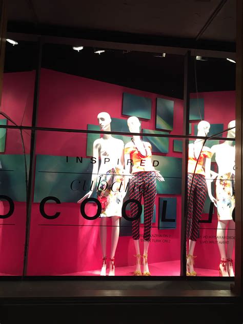 Lord And Taylors Window Displays New York February 16 Fashion