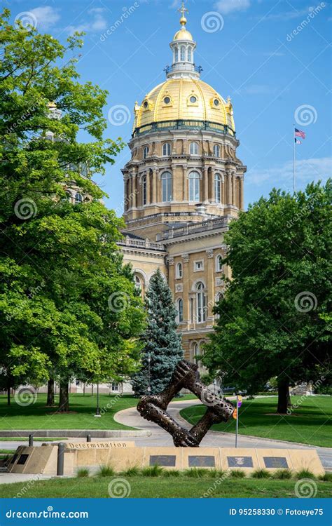 Des Moines Iowa State Capitol Editorial Image Image Of Concept