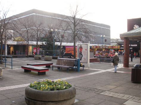 Gwent Square Cwmbran © Jaggery Geograph Britain And Ireland