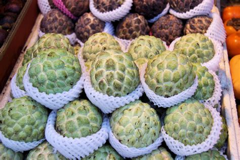 Ben noticed it had already started splitting while on the plant, so he figured it was time to pick it. Atis Fruit: 10 Health Benefits of Eating Sugar Apple